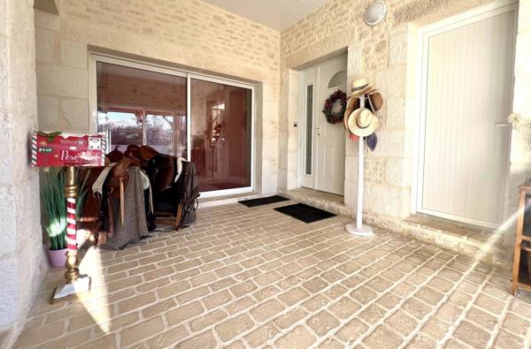 Villa récente 4 chambres et un studio