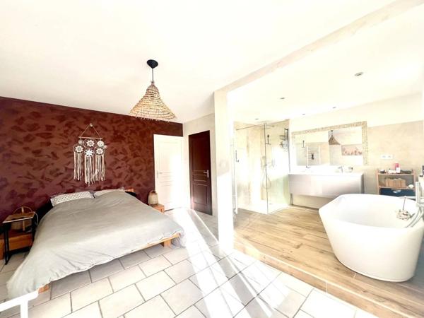 Villa récente 4 chambres et un studio