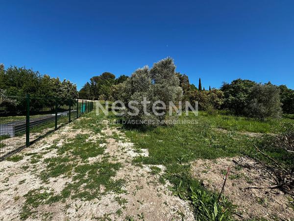 Terrain Cabries , 1004m² , Emprise au sol exceptionnelle , Fort potentiel de construction , Rare à la vente , Terrain d'exception , Cadre verdoyant ,  Vue dégagée , Secteur recherché , Cabriès , Terrain viabilisé