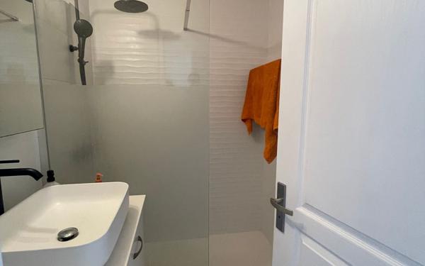 Appartement à vendre    2 pièces • 37 m2 Le Gosier