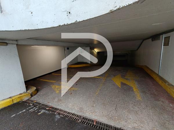 Parking / box 12 m2