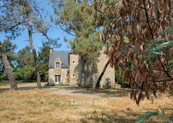 Maison de Maître de 250 m2, édifiée dans un parc boisée de plus de 4 hectares