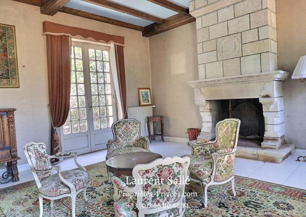 Maison de Maître de 250 m2, édifiée dans un parc boisée de plus de 4 hectares