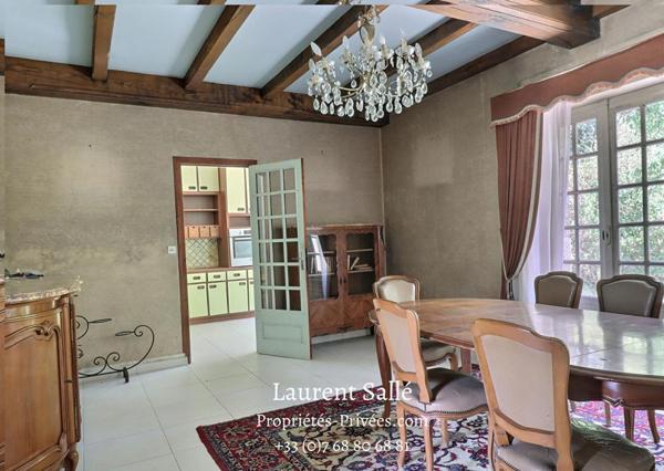 Maison de Maître de 250 m2, édifiée dans un parc boisée de plus de 4 hectares