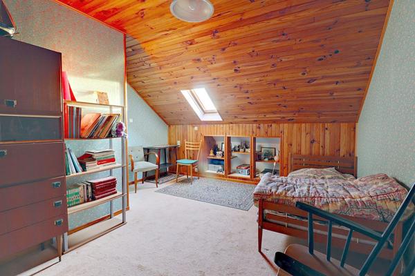 Maison 5 pièces, 4 chambres et sous sol total