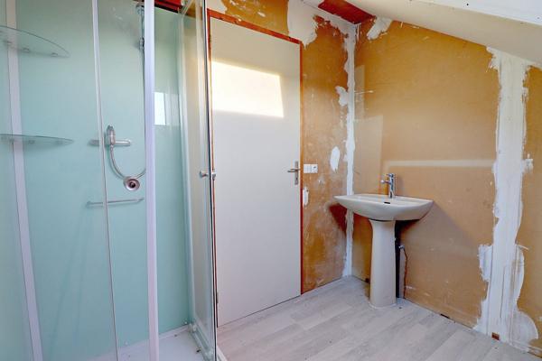 Maison 5 pièces, 4 chambres et sous sol total