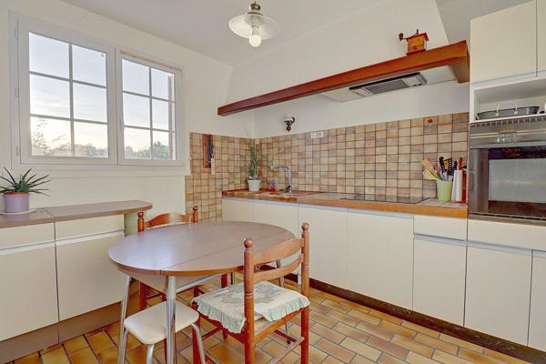 Maison 5 pièces, 4 chambres et sous sol total