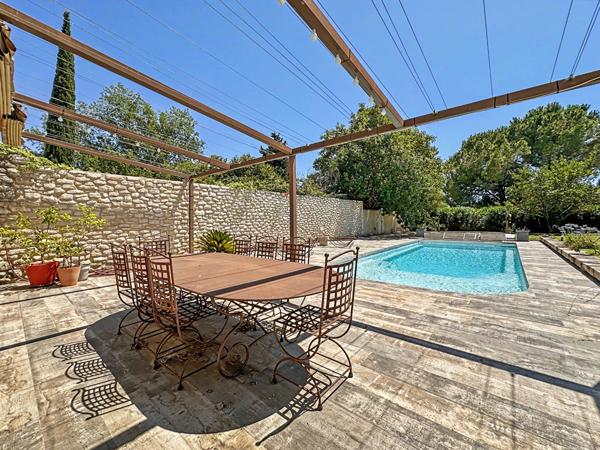Maison de caractère avec gîte indépendant, piscine, garage et 5 000 m² à vendre à Moulès