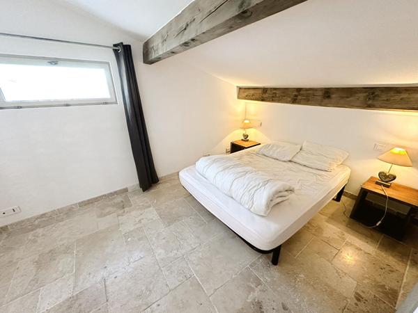 Maison de caractère avec gîte indépendant, piscine, garage et 5 000 m² à vendre à Moulès