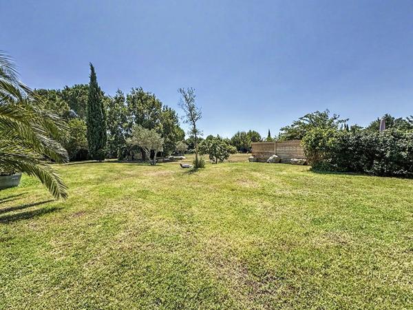 Maison de caractère avec gîte indépendant, piscine, garage et 5 000 m² à vendre à Moulès