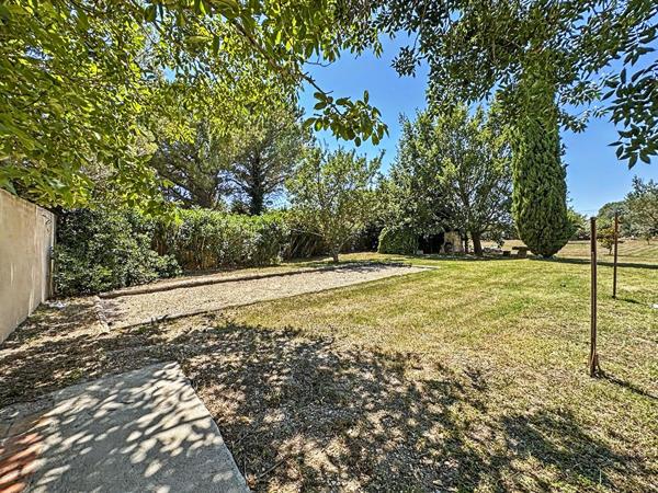 Maison de caractère avec gîte indépendant, piscine, garage et 5 000 m² à vendre à Moulès