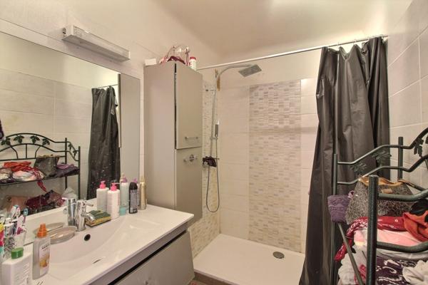 Marseille (13003) Crimée, T4 avec grand garage et balcon