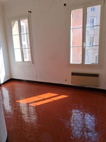 Appartement à vendre 2/3 pièces DRAGUIGNAN (83). 99 000€