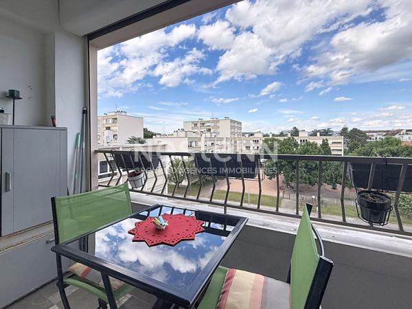 Appartement Traversant 4 Pièces avec Balcon et Cave - 69500 BRON