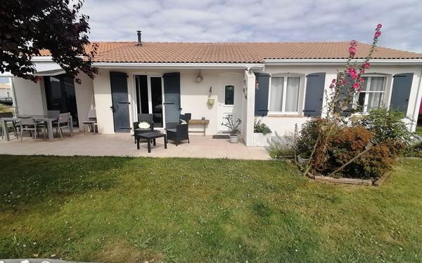 Maison à vendre    3 pièces • 104 m2 Semussac