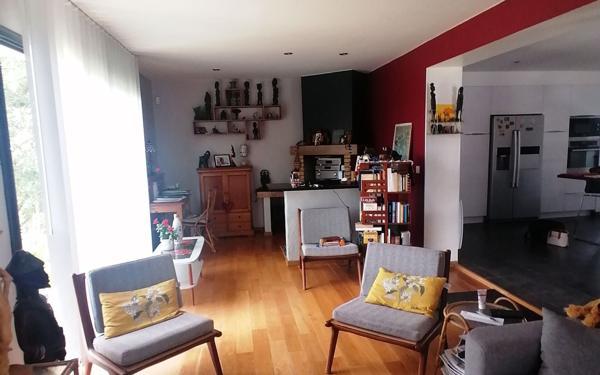 Maison à vendre    3 pièces • 104 m2 Semussac