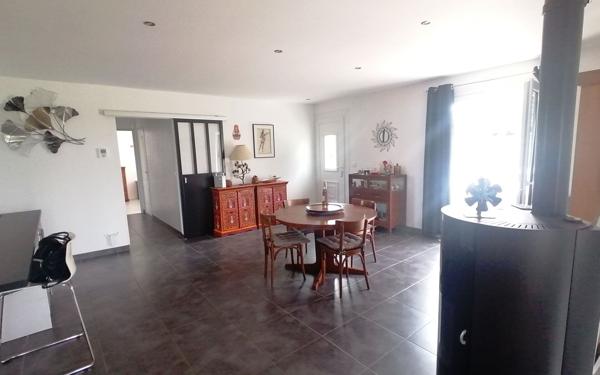 Maison à vendre    3 pièces • 104 m2 Semussac