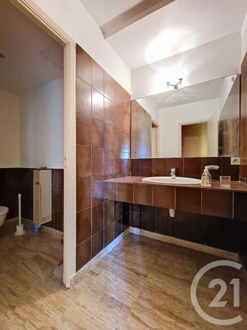 Maison à vendre  8 pièces - 214 m 2   CLERMONT FERRAND  - 63