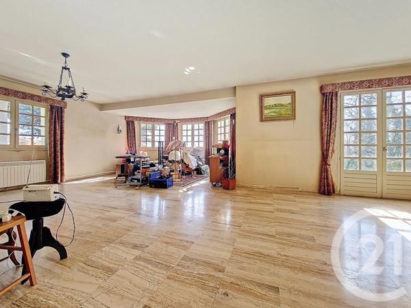 Maison à vendre  8 pièces - 214 m 2   CLERMONT FERRAND  - 63