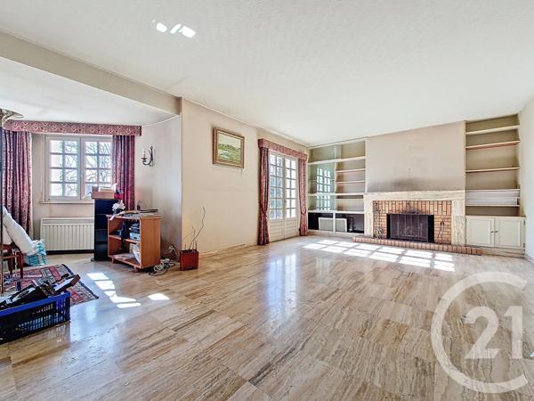 Maison à vendre  8 pièces - 214 m 2   CLERMONT FERRAND  - 63