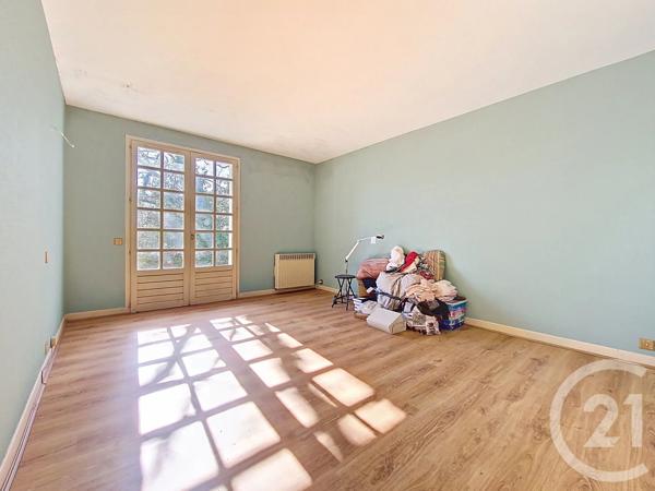 Maison à vendre  8 pièces - 214 m 2   CLERMONT FERRAND  - 63