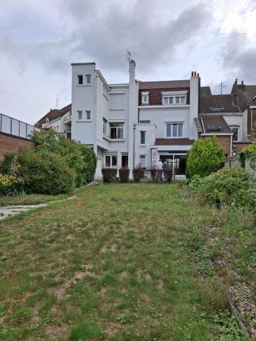 LILLE Cormontaigne : MAISON de 274m² comprenant 1 appt loué de 92m² Jardin 350m² SUD/OUEST, Garage  