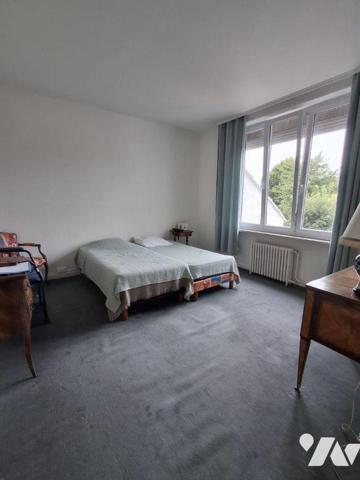 LILLE Cormontaigne : MAISON de 274m² comprenant 1 appt loué de 92m² Jardin 350m² SUD/OUEST, Garage  