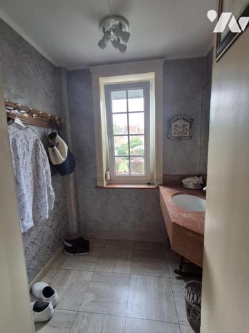 LILLE Cormontaigne : MAISON de 274m² comprenant 1 appt loué de 92m² Jardin 350m² SUD/OUEST, Garage  