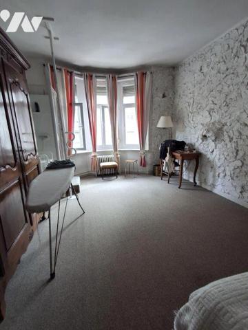 LILLE Cormontaigne : MAISON de 274m² comprenant 1 appt loué de 92m² Jardin 350m² SUD/OUEST, Garage  