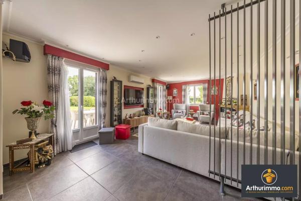 Vente Maison 7 pièces 222 m2 à Saint-Fargeau-Ponthierry