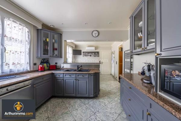 Vente Maison 7 pièces 222 m2 à Saint-Fargeau-Ponthierry