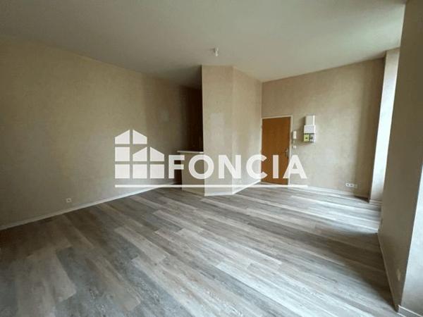 Location Appartement 2 pièces 51.6 m² - 173 RUE BOURBON Chatellerault 86100