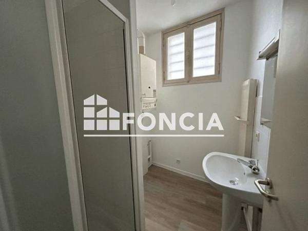 Location Appartement 2 pièces 51.6 m² - 173 RUE BOURBON Chatellerault 86100