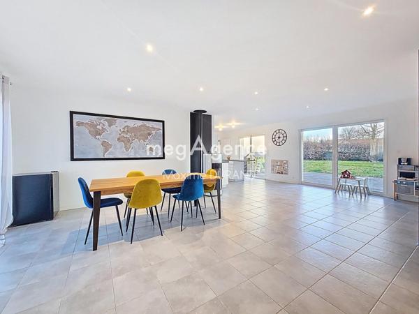 Maison à SAINT-MACAIRE-EN-MAUGES, 49450 - 6 pièces 143m²