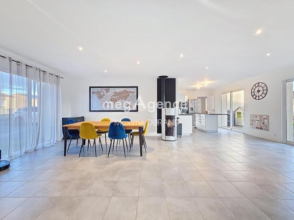 Maison à SAINT-MACAIRE-EN-MAUGES, 49450 - 6 pièces 143m²