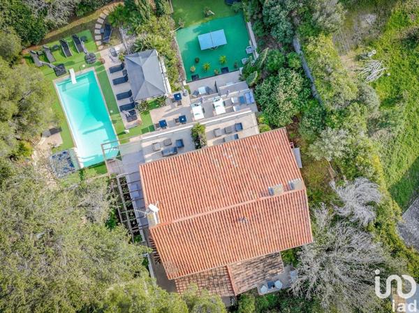 Maison 11 pièces de 308 m² à SAINT-AYGULF (83370)