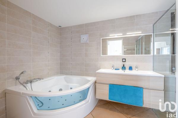 Maison 11 pièces de 308 m² à SAINT-AYGULF (83370)