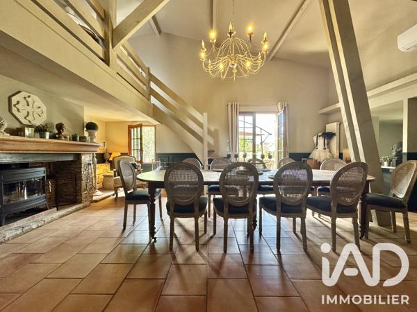 Maison à vendre 4 pièces 202 m² Nîmes