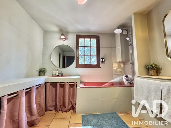 Maison à vendre 4 pièces 202 m² Nîmes