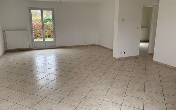 Maison à louer    5 pièces •  Saint-Denis-en-Val