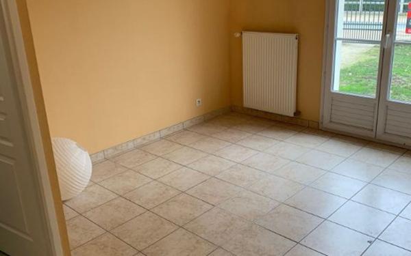 Maison à louer    5 pièces •  Saint-Denis-en-Val