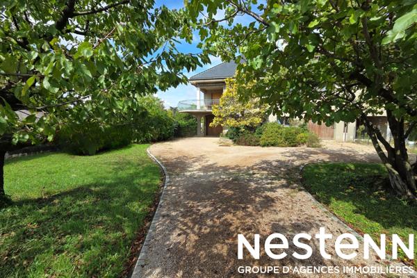 VENISSIEUX - LIMITE SAINT FONS - MAISON 300 M² HABITABLE - TERRAIN - PROXIMITE COMERCES - ECOLES - COLLEGES - TRAMWAY - BUS - GARE -COMPLEXES SPORTIFS - AXES ROUTIERS