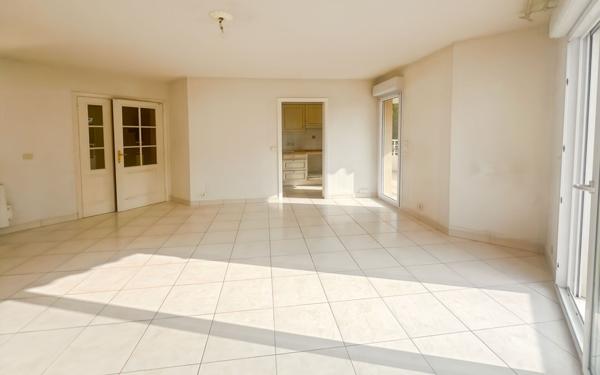 Appartement à vendre    3 pièces • 63,43 m2 Saint-Raphaël