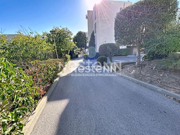 SETE CORNICHE T2 TERRASSE PARKING A VENDRE