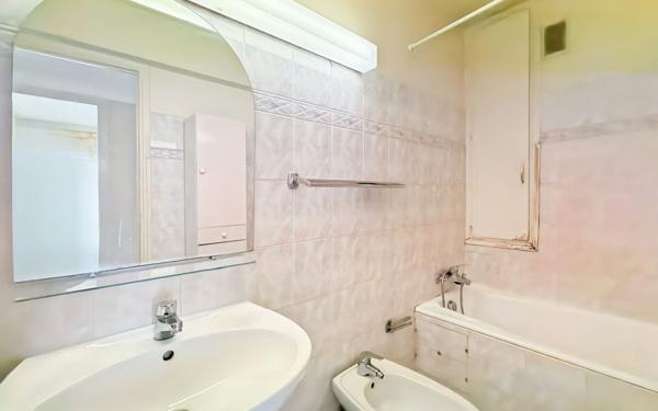 Appartement à vendre    3 pièces • 53,85 m2 Antibes