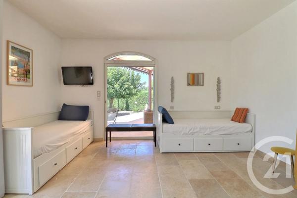 Maison à vendre  5 pièces - 185 m 2   CARPENTRAS  - 84