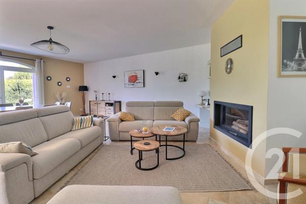 Maison à vendre  5 pièces - 185 m 2   CARPENTRAS  - 84