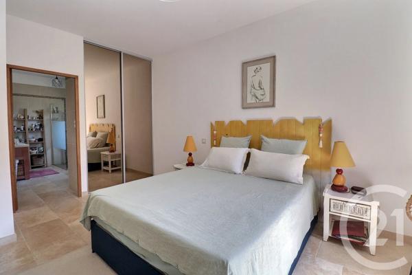 Maison à vendre  5 pièces - 185 m 2   CARPENTRAS  - 84
