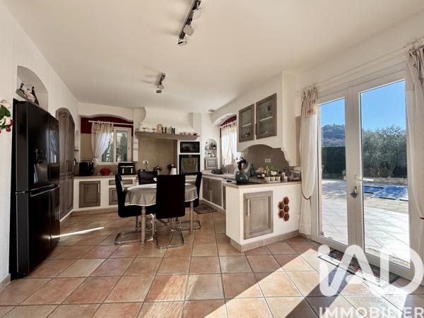 Maison à vendre 7 pièces 260 m² Rognes