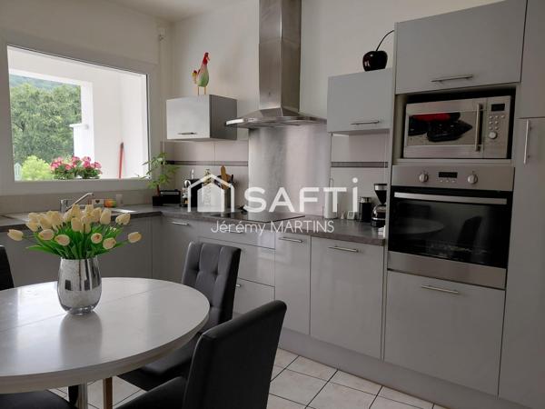 Maison familiale de caractère avec espace professionnel
